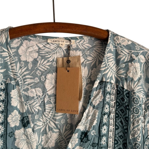 Label of Love Floral v neck secret garden mini Dress size XL - Picture 3 of 5